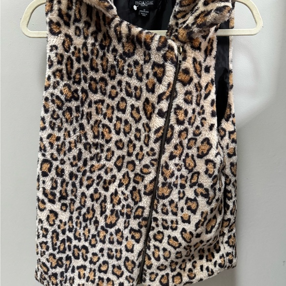 Women’s Faux Fur Leopard Print Vest Rouge Size M Diagonal Zipper NWOT - Picture 6 of 7